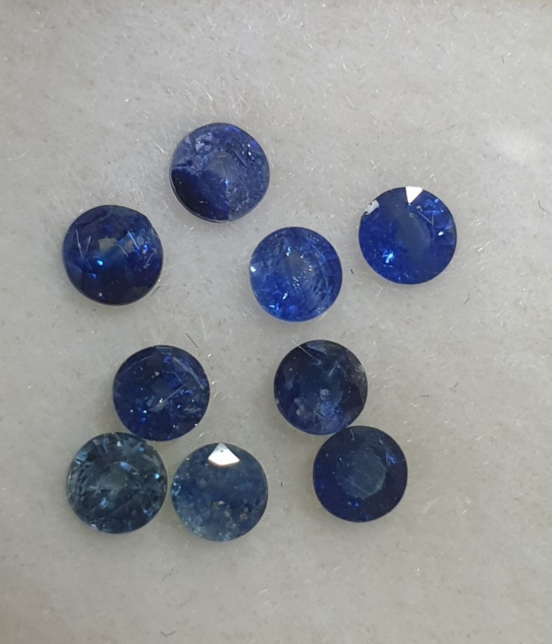 Lote de 9 zafiros azules naturales de color superior, redondos y facetados de 3,3 mm. - Paquetes de piedras preciosas - Piedras sueltas al por mayor - Gemas naturales
