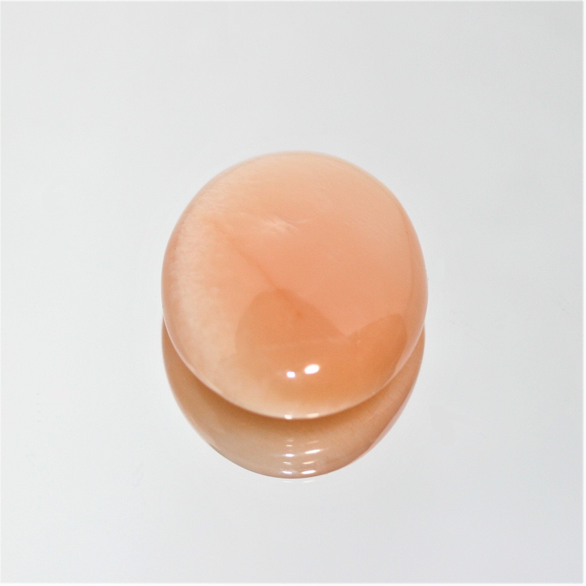 Gros cabochon ovale en pierre de lune pêche, 30 x 24,5 mm (50,78 ct) - Pierre de collection, fournisseur de pierres rares - Gemmes naturelles