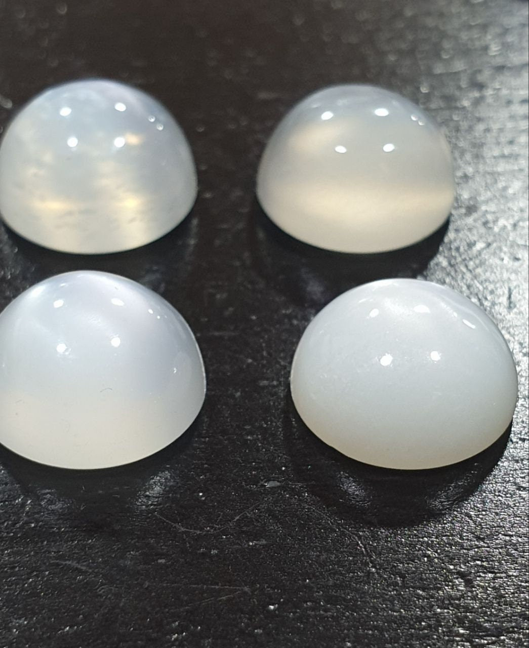 Lote de 4 cabujones redondos de piedra lunar blanca de 13 mm. (4 piezas)