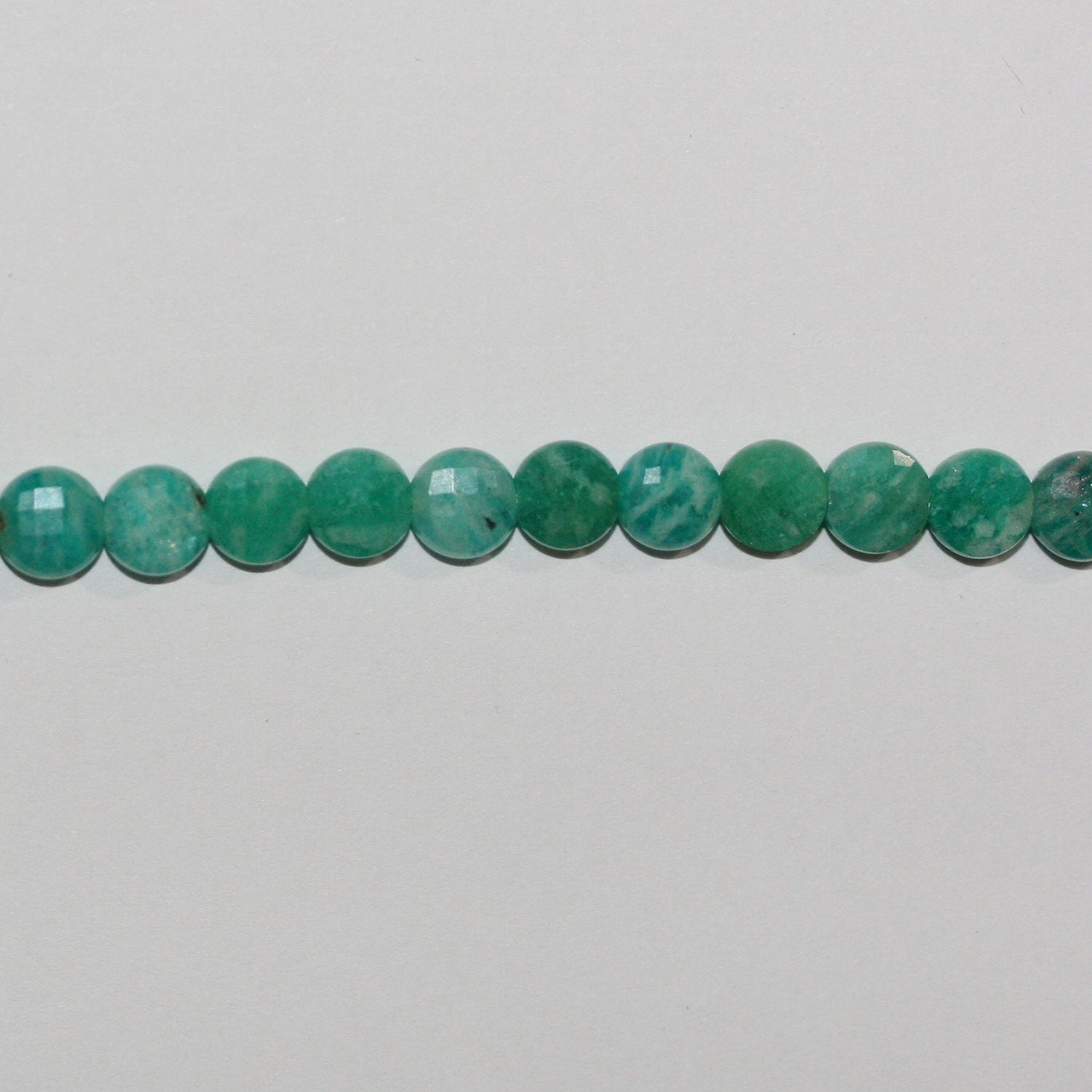 16" Cuentas de moneda facetada de amazonita rusa St 6 mm - Hilo de 40 cm.