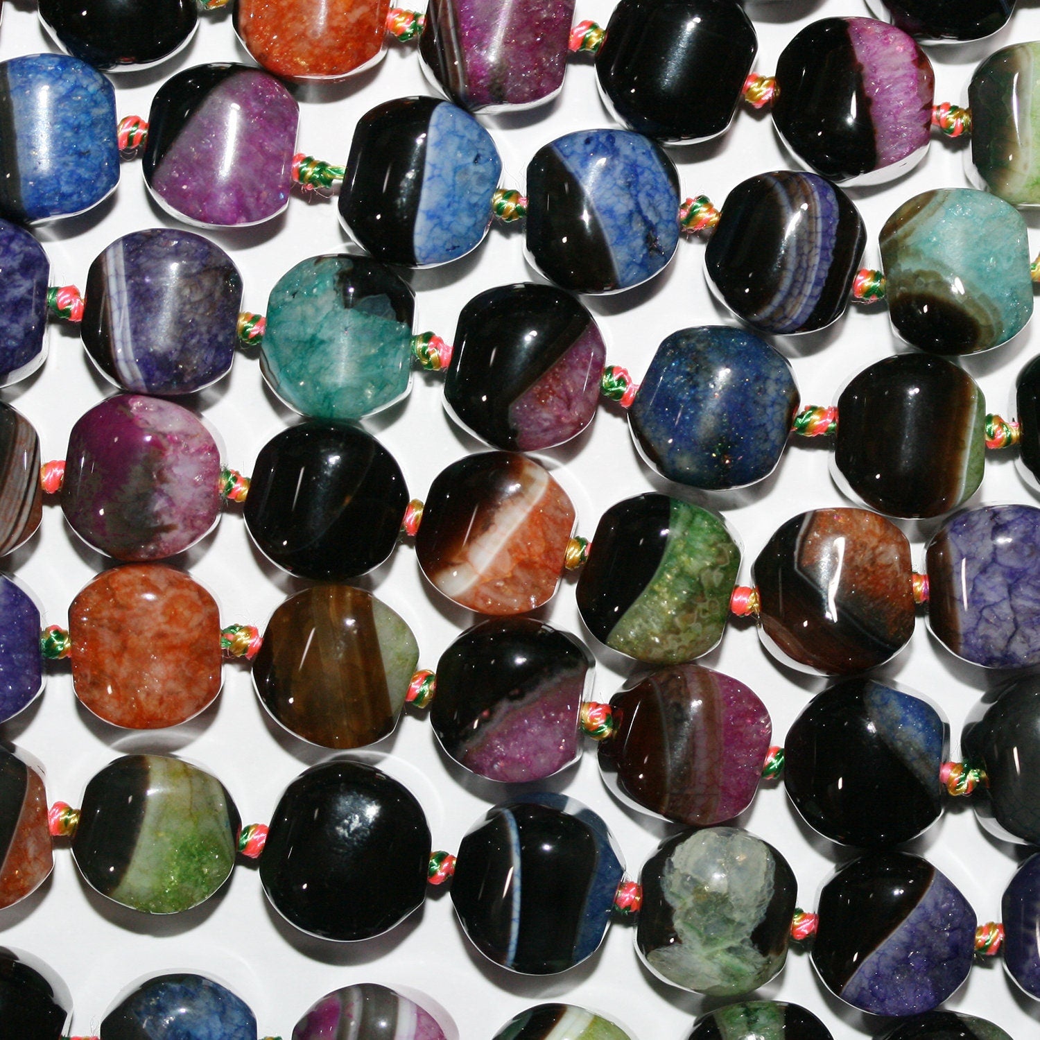 Cuentas cúbicas lisas de ágata multicolor de 16" (10-12 mm) - Hilo de 40 cm