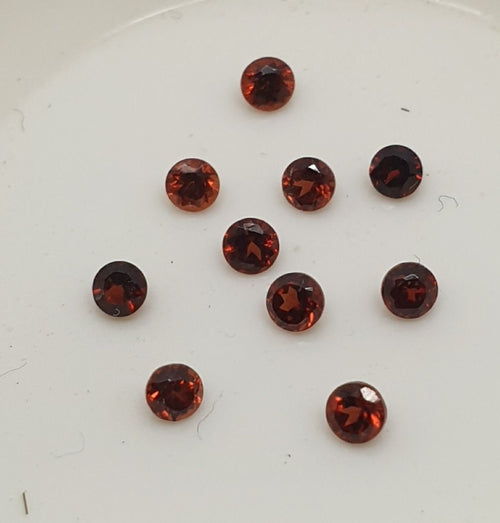 Lot de 10 petits grenats ronds à facettes (2-2,2 mm) - Grenats du Mozambique - Pierres précieuses non traitées - Fournisseur de bijoux