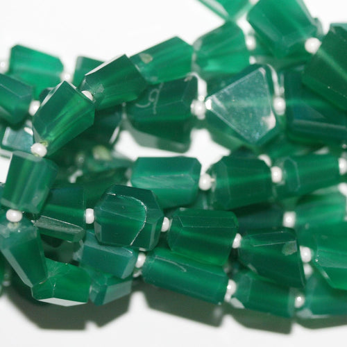 Perles de pépites d'onyx vert St à facettes, 10 x 7 mm environ, 36 cm de long.