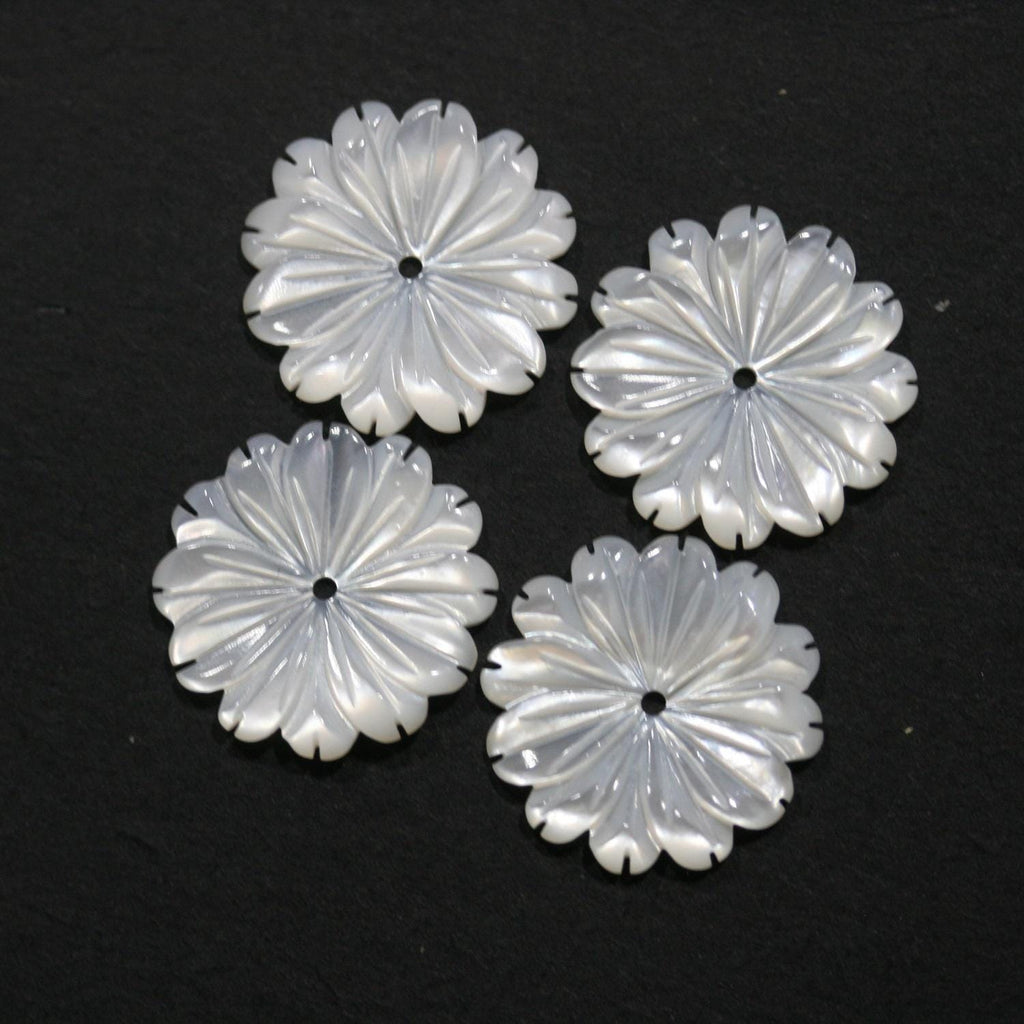 Colgante de nácar flor tallada 15mm.-(2 pares).-Ref.14834