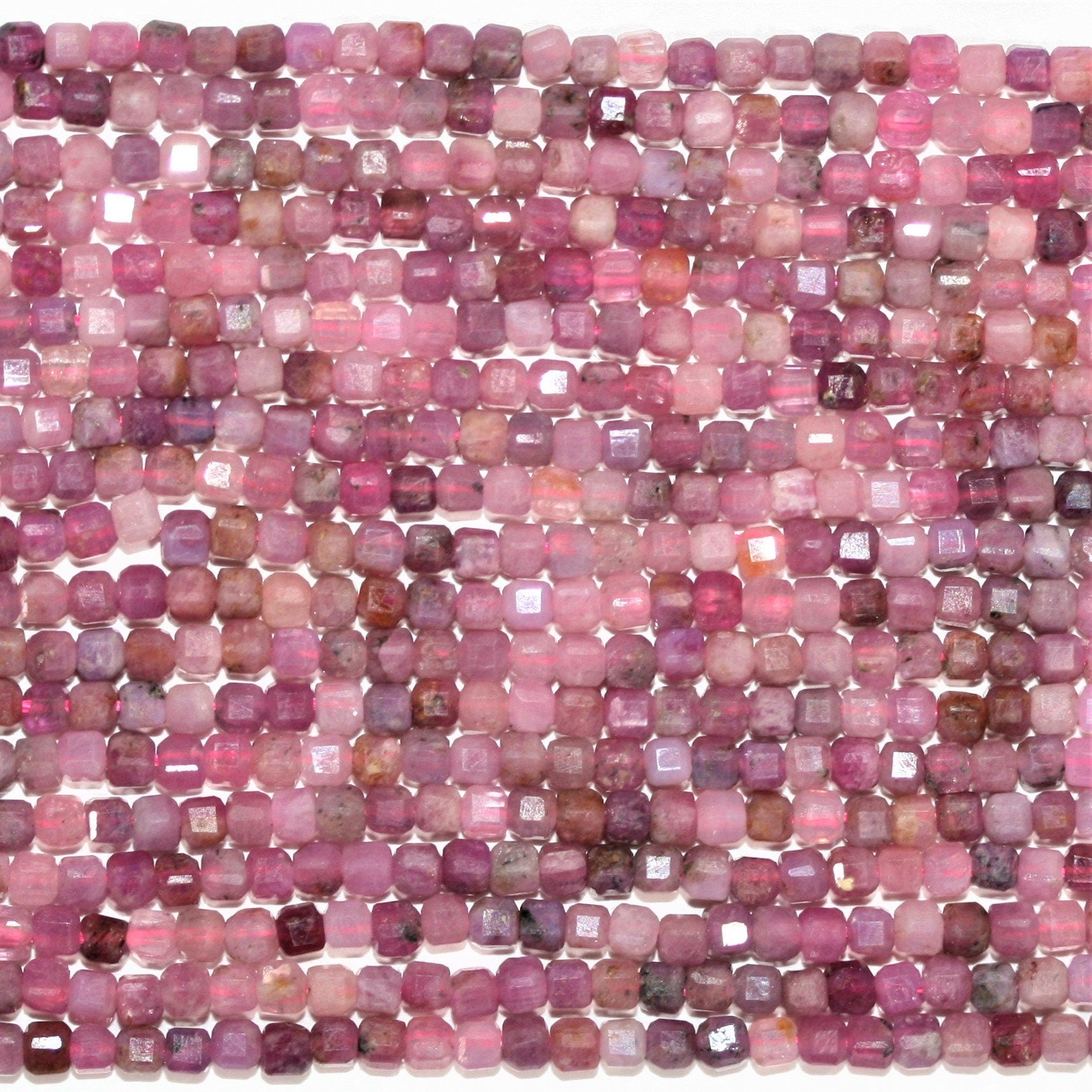 Perles cubiques à facettes en rubis St de 15 pouces, 2 mm, brin de 38 cm.
