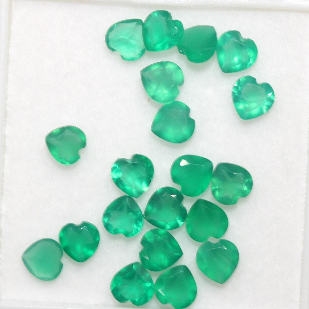 Lot de 20 pierres précieuses en onix vert facettées en forme de cœur, 5 mm. - Pierres précieuses de qualité supérieure, vente en gros.