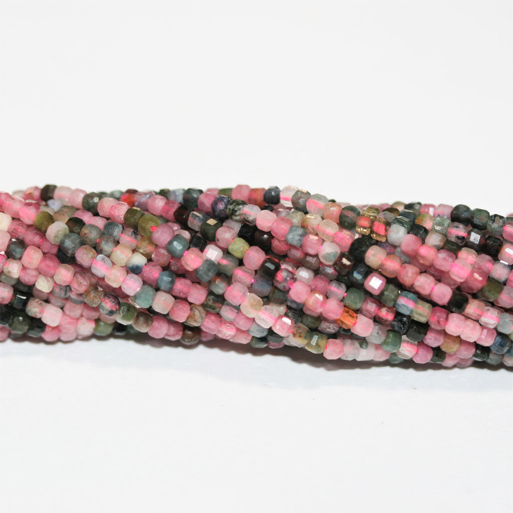 Perles cubiques à facettes en tourmaline St de 15 pouces, 2 mm, brin de 39 cm.