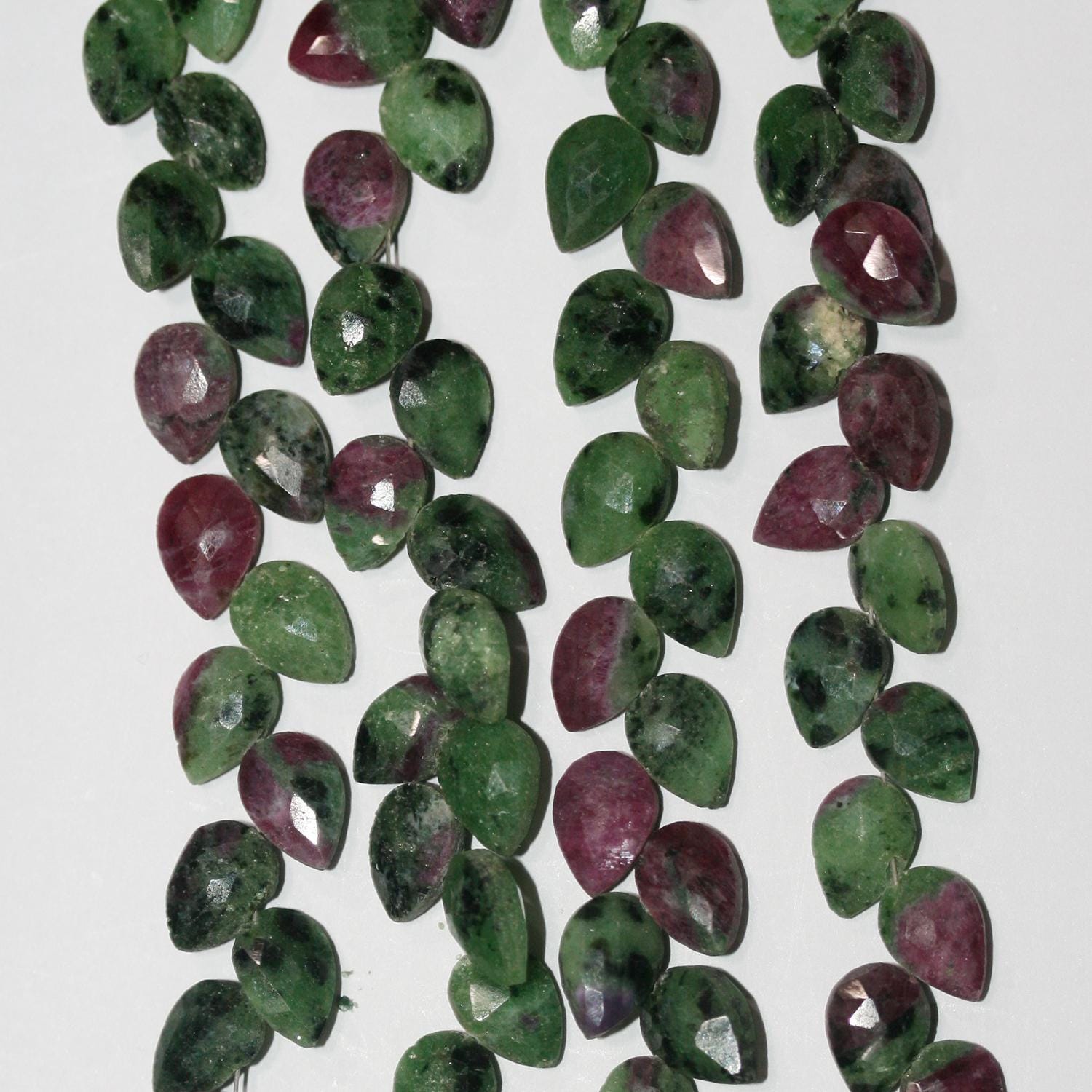 Perles en zoïsite rubis facettées de 20 cm (8 pouces), 10 x 6 mm - Fil de 20 cm