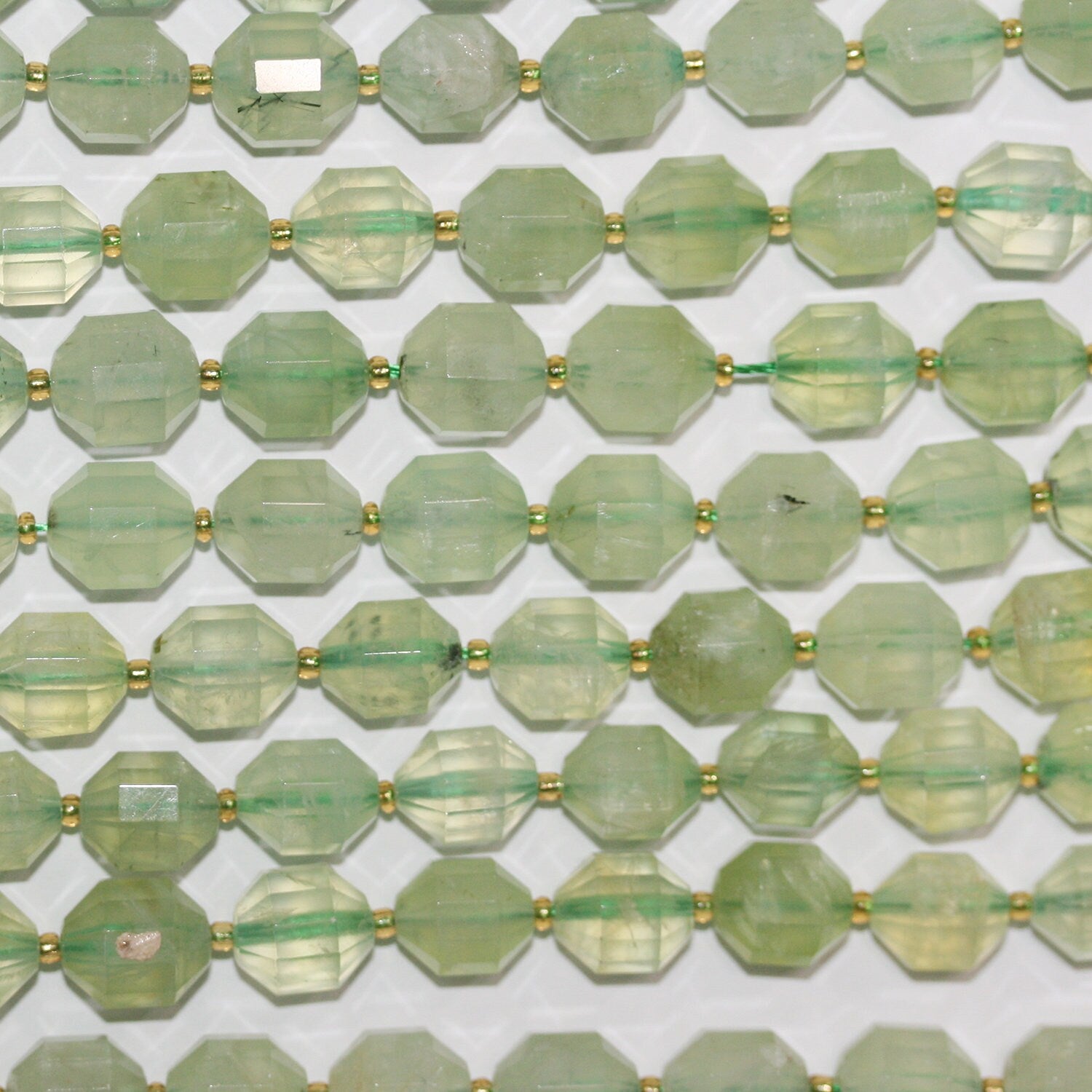 Perles de tonneau à facettes en préhnite de 14 pouces, 10 x 9 mm - Fil de 38 cm.