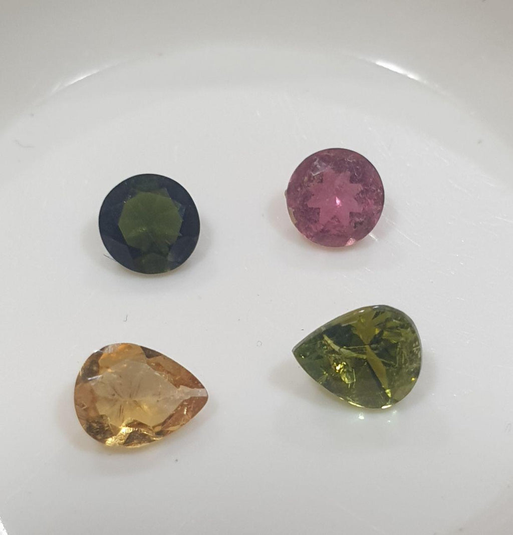 Lote de Turmalinas Multifacéticas de 4 mm y 5 x 4 mm (4 piezas). - Paquetes de Gemas - Piedras Sueltas - Precio al por Mayor