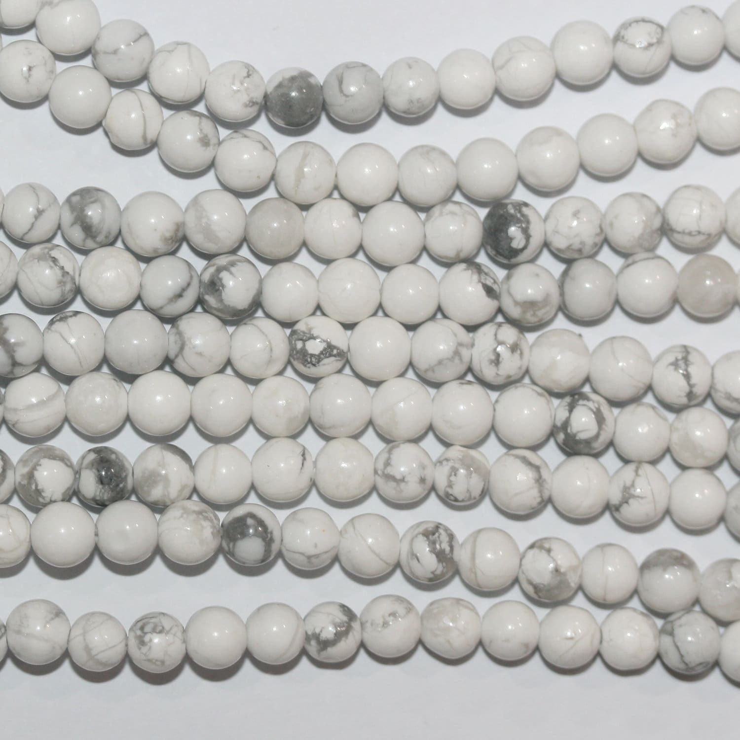Perles rondes lisses en howlite blanche, 4 mm, 15 pouces (38 cm) de long, 39 cm de longueur.