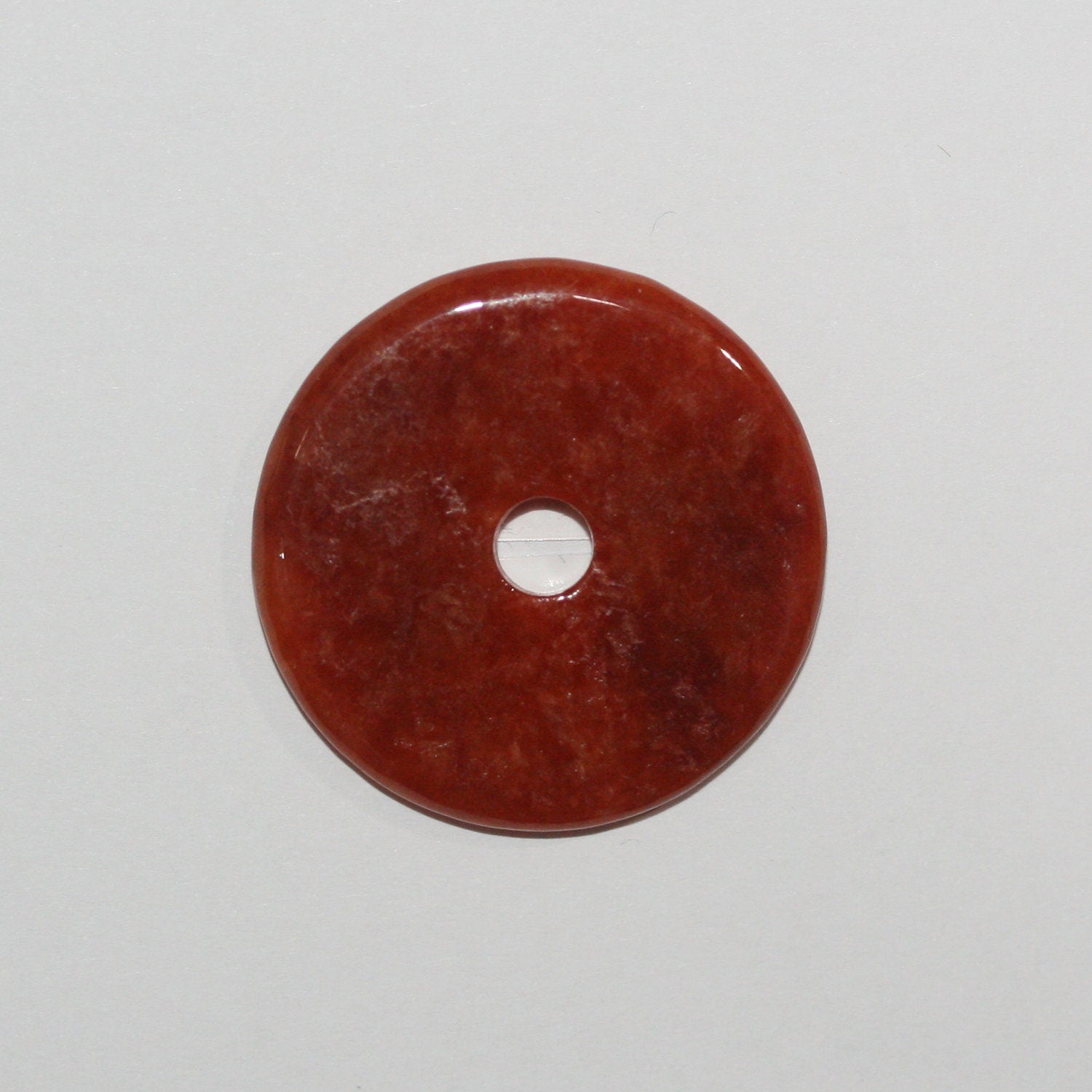 Colgante de jade rojo de 30 mm a 3,5 mm de grosor