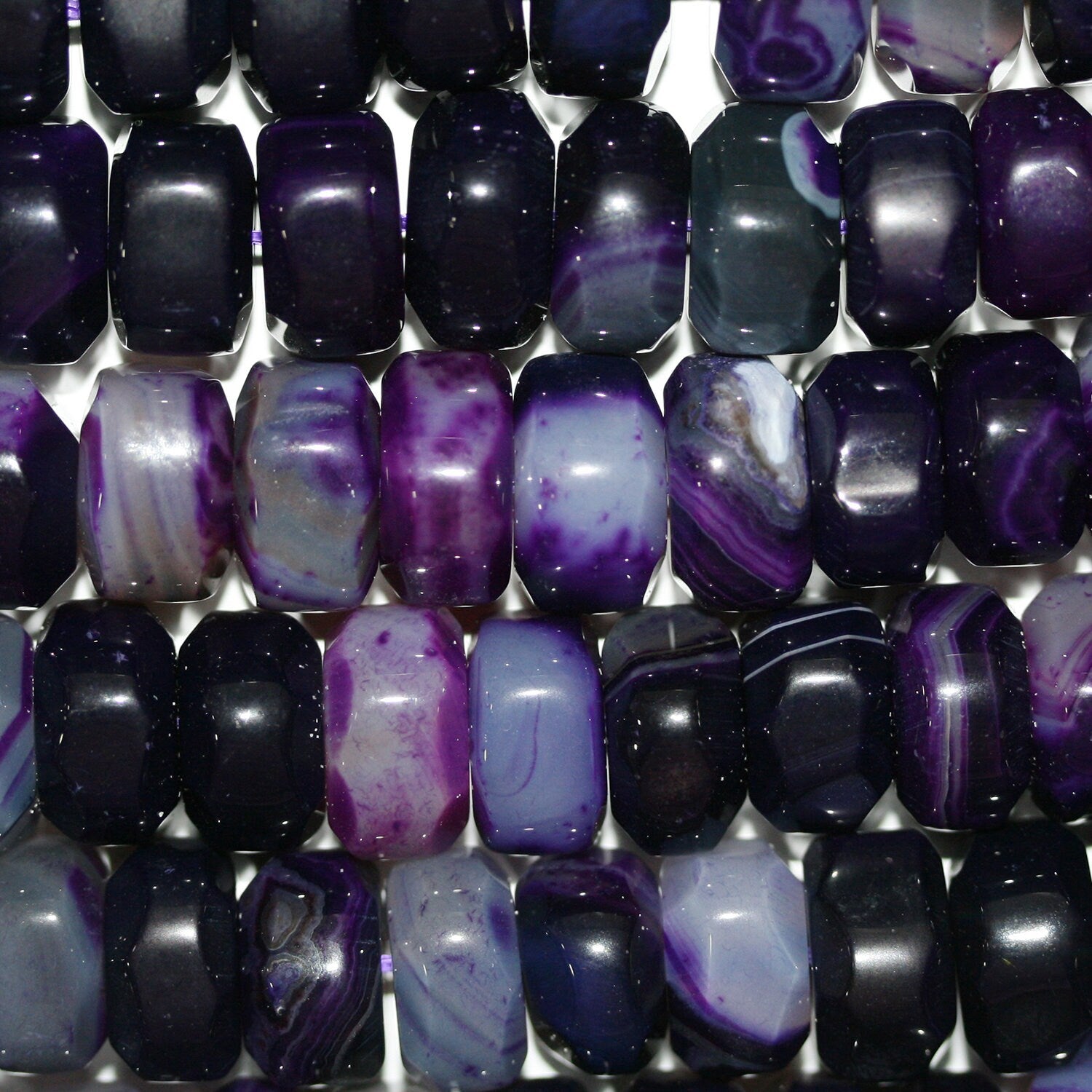 Perles rondelles à facettes en agate violette St 15" x 9 mm - Fil de 38 cm.