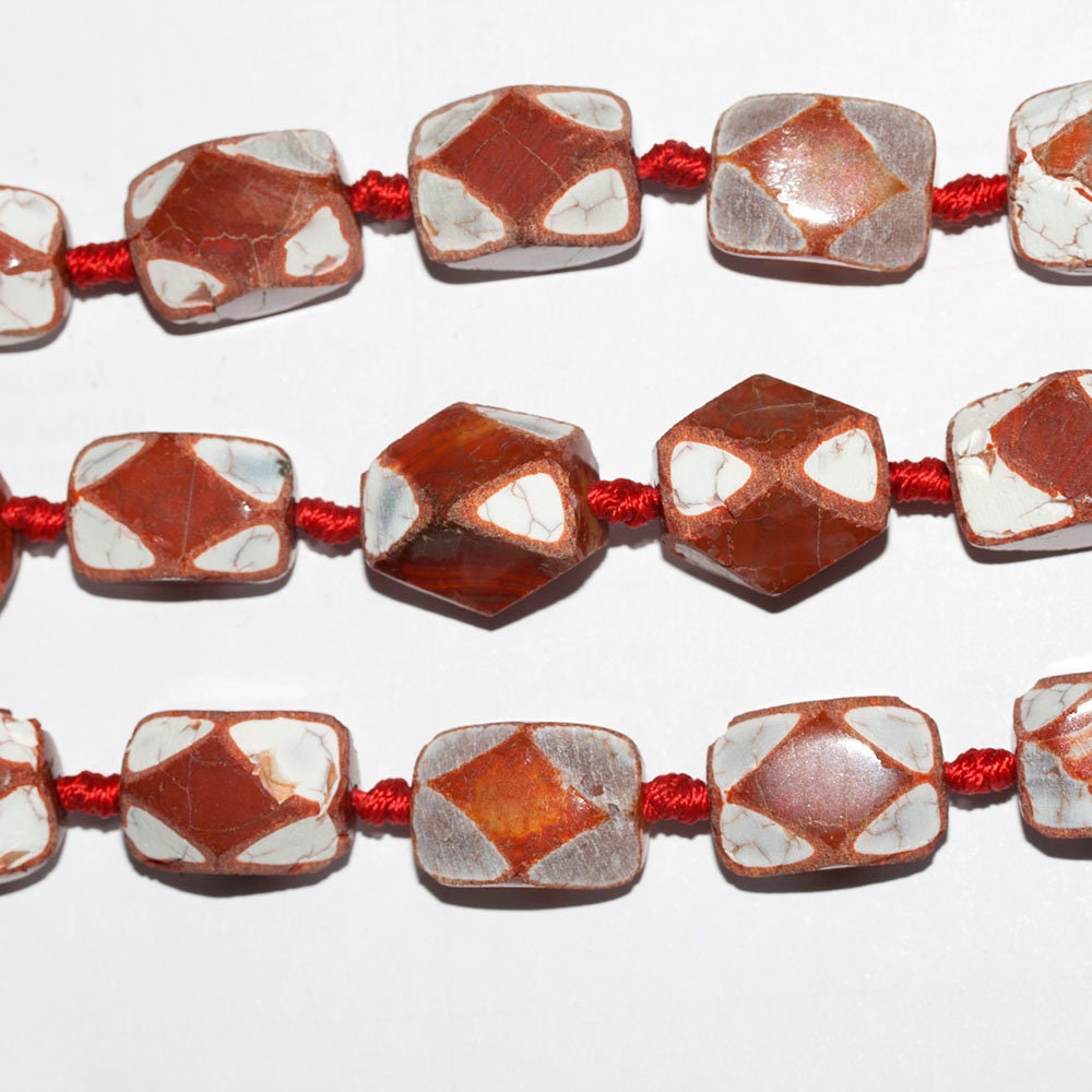 Perles cylindriques à facettes en agate orange et blanche, 15 pouces (20 x 14 mm). Longueur du fil : 39 cm.