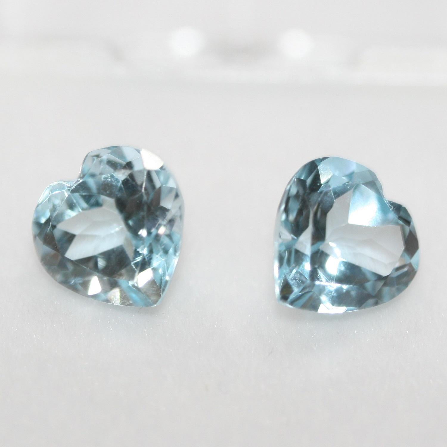Lote de 2 piezas de topacio cielo en forma de corazón facetado de 10 mm (2 piezas)