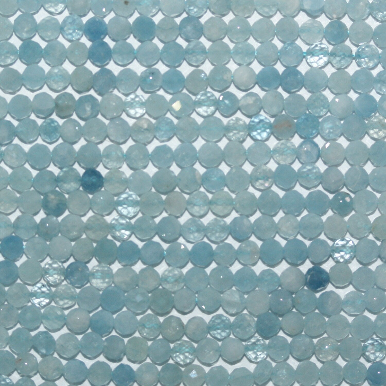 15" Perles rondes à facettes en aigue-marine 3 mm.-Rig 39 cm.