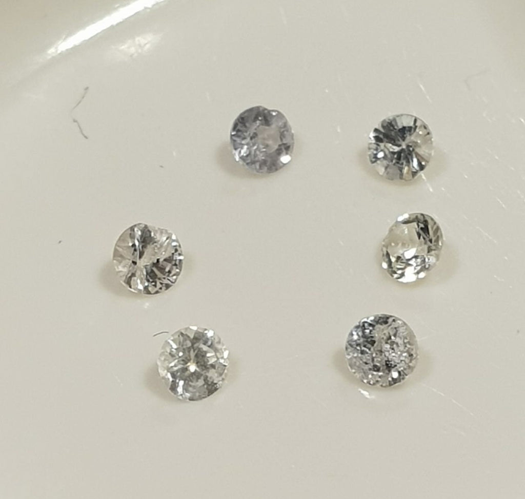 Lote de 6 zafiros blancos facetados redondos de 2,3 mm. - Paquetes de piedras preciosas - Piedras sueltas al por mayor - Gemas naturales