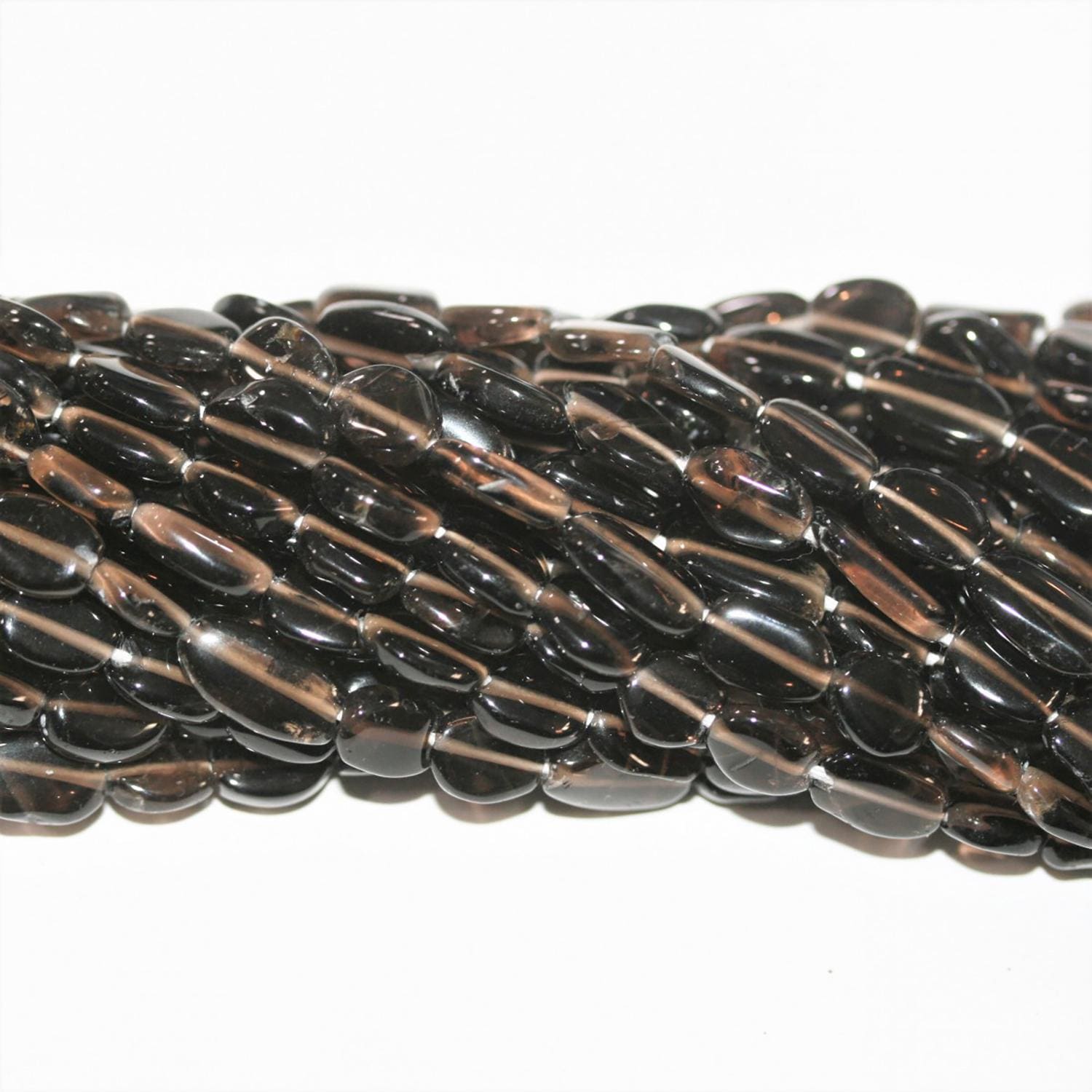 Perles ovales lisses en quartz fumé de 35,5 cm (14 pouces), 8 x 6 mm. Longueur approximative du fil : 36 cm.