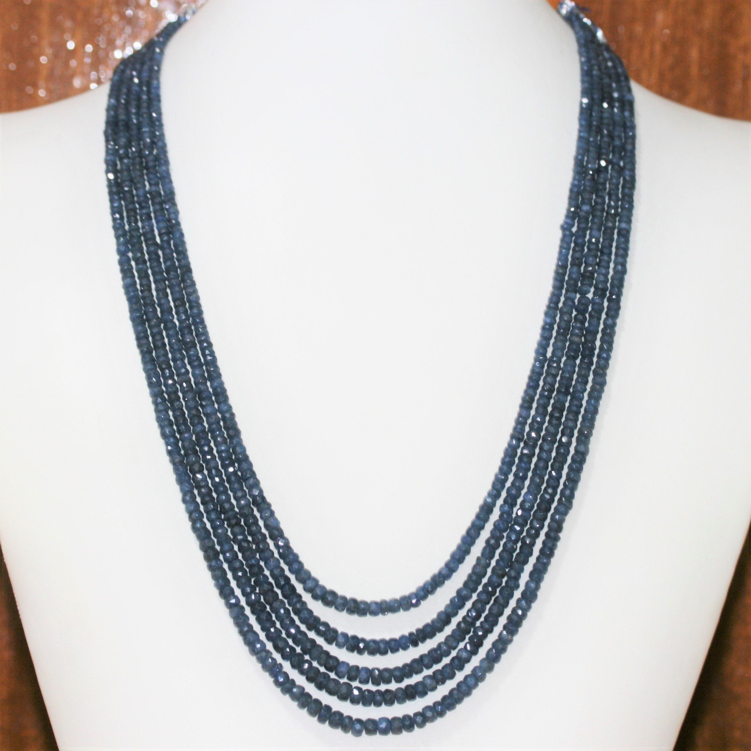 Collar de zafiro facetado en forma de rondelles (2,5 x 2-4,5 x 3 mm) (5 hebras)