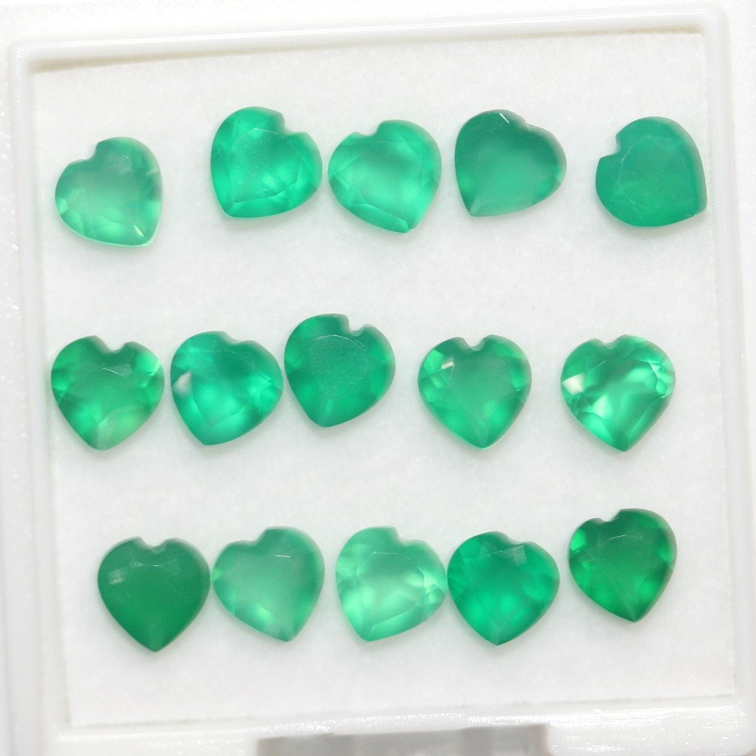 Lot de 15 cœurs à facettes en onix vert de 6 mm. - Pierres précieuses de qualité supérieure, vente en gros.