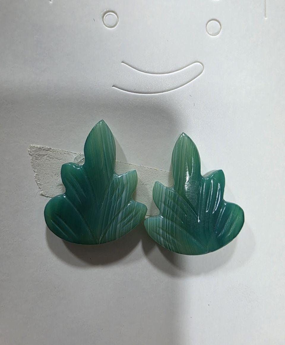 1 Matching Pair Green Agate Leaf (2 Pieces ) 23x18mm