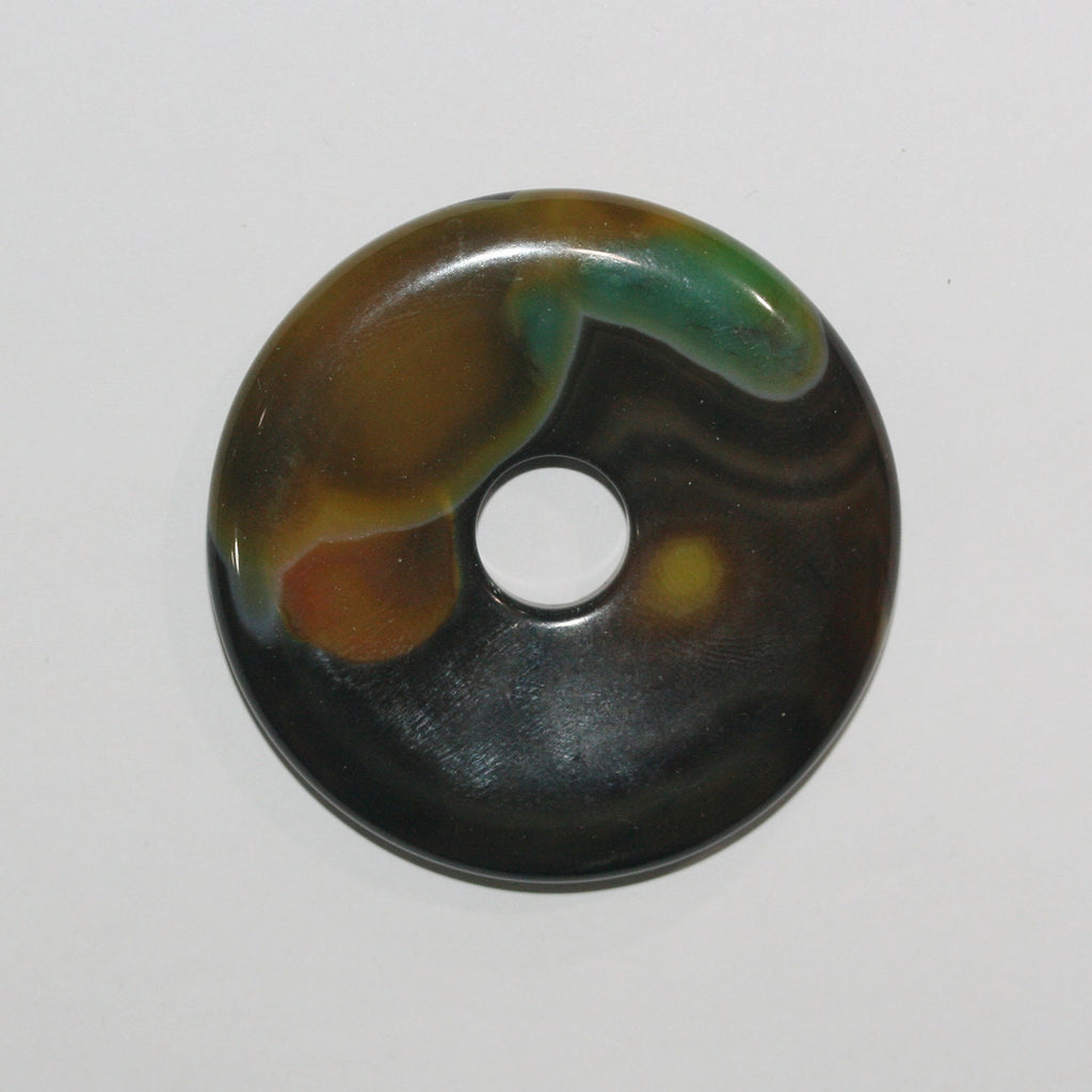 Pendentif rond lisse en agate multicolore 52 mm.