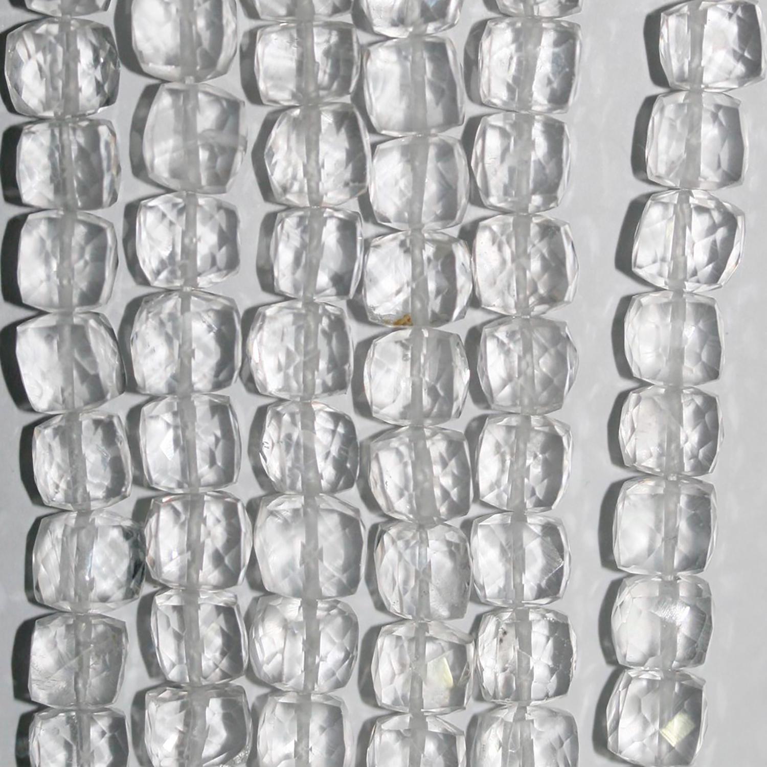 Perles cubiques à facettes en cristal de roche St 9" (7-8 mm) - Fil de 23 cm