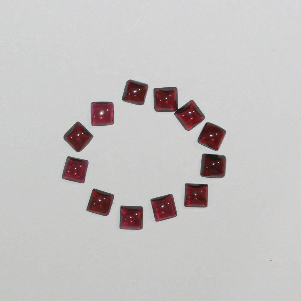 12Pcs Lot Garnet Square Cabochon 5mm.-(12 pcs.).