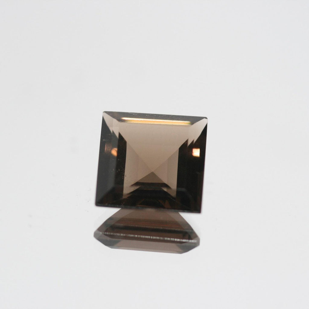 Lot de 4 pierres carrées à facettes en quartz fumé de 10 mm.