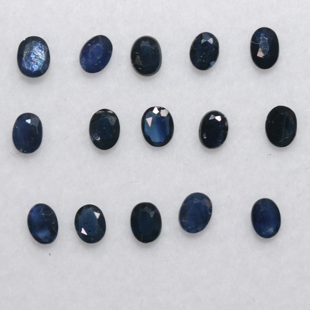 Lot de 15 saphirs bleus ovales à facettes de 3,5 x 3 mm.