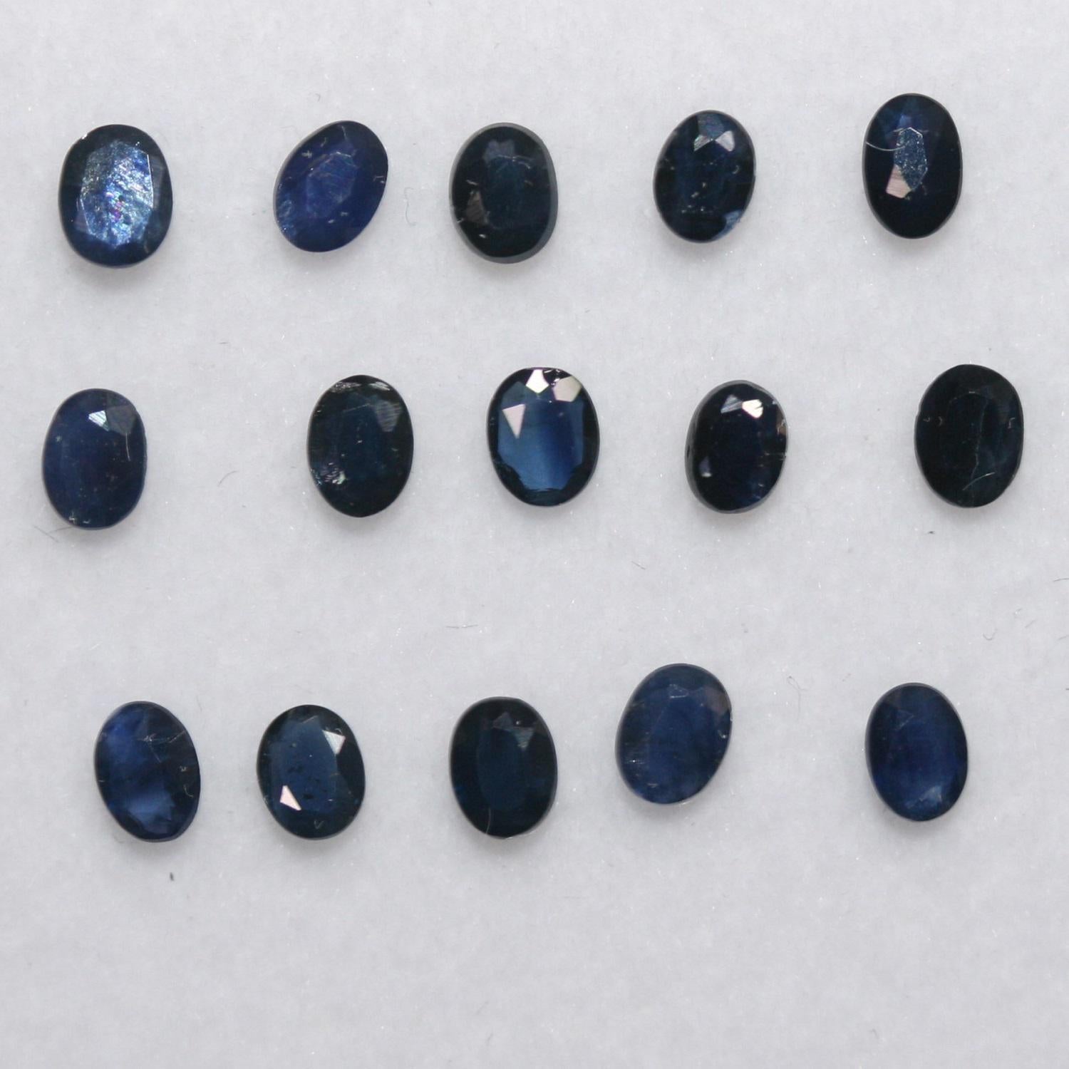 Lot de 15 saphirs bleus ovales à facettes de 3,5 x 3 mm.