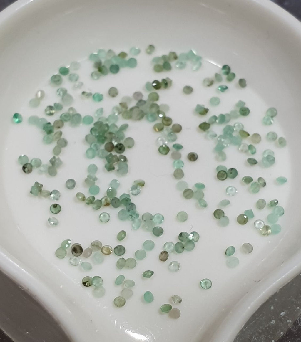 1 Lot Emerald Round  Lot Faceted Round 1mm- Natural Emerald- Super Tiny Small Size