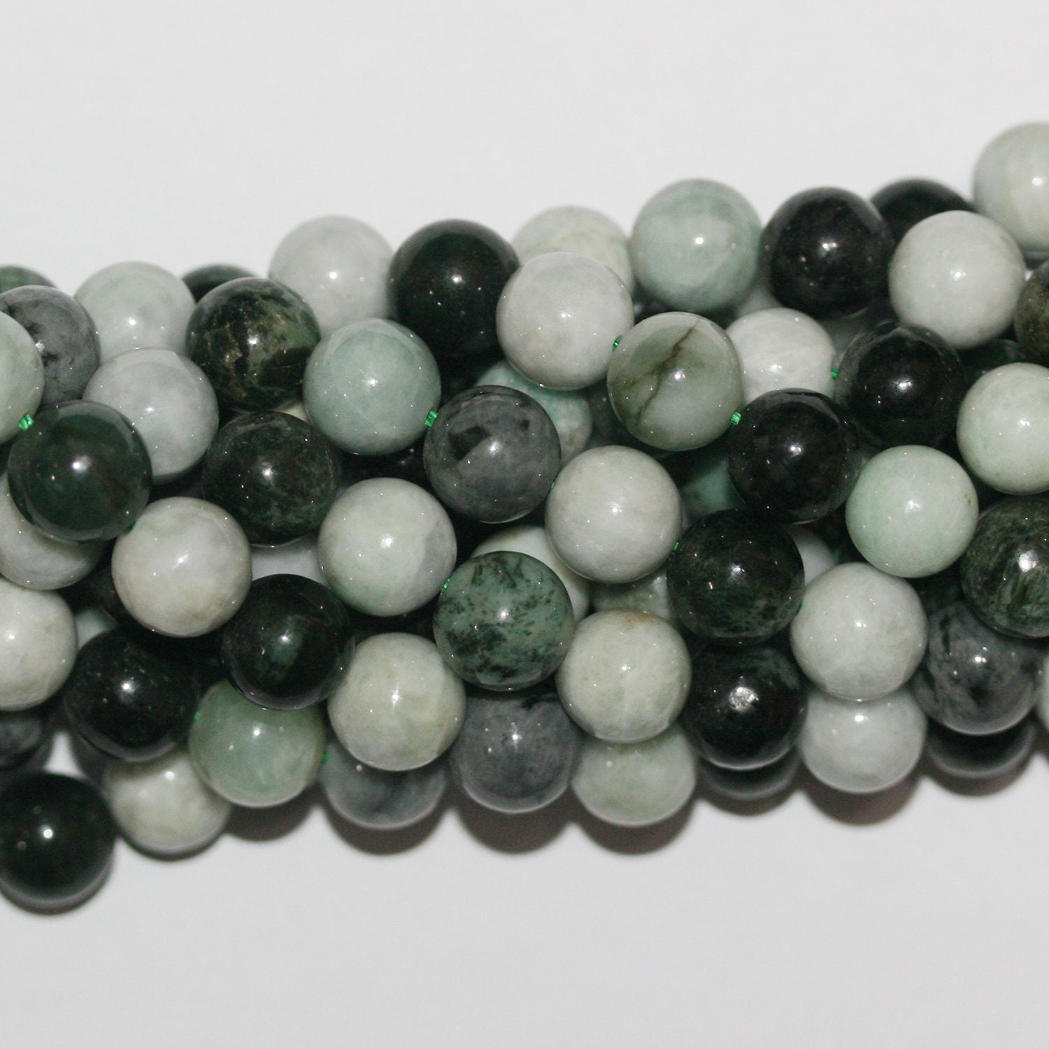 Perles rondes lisses en jade de Sainte-Birmanie, 15 pouces, 8 mm - Fil de 39 cm.