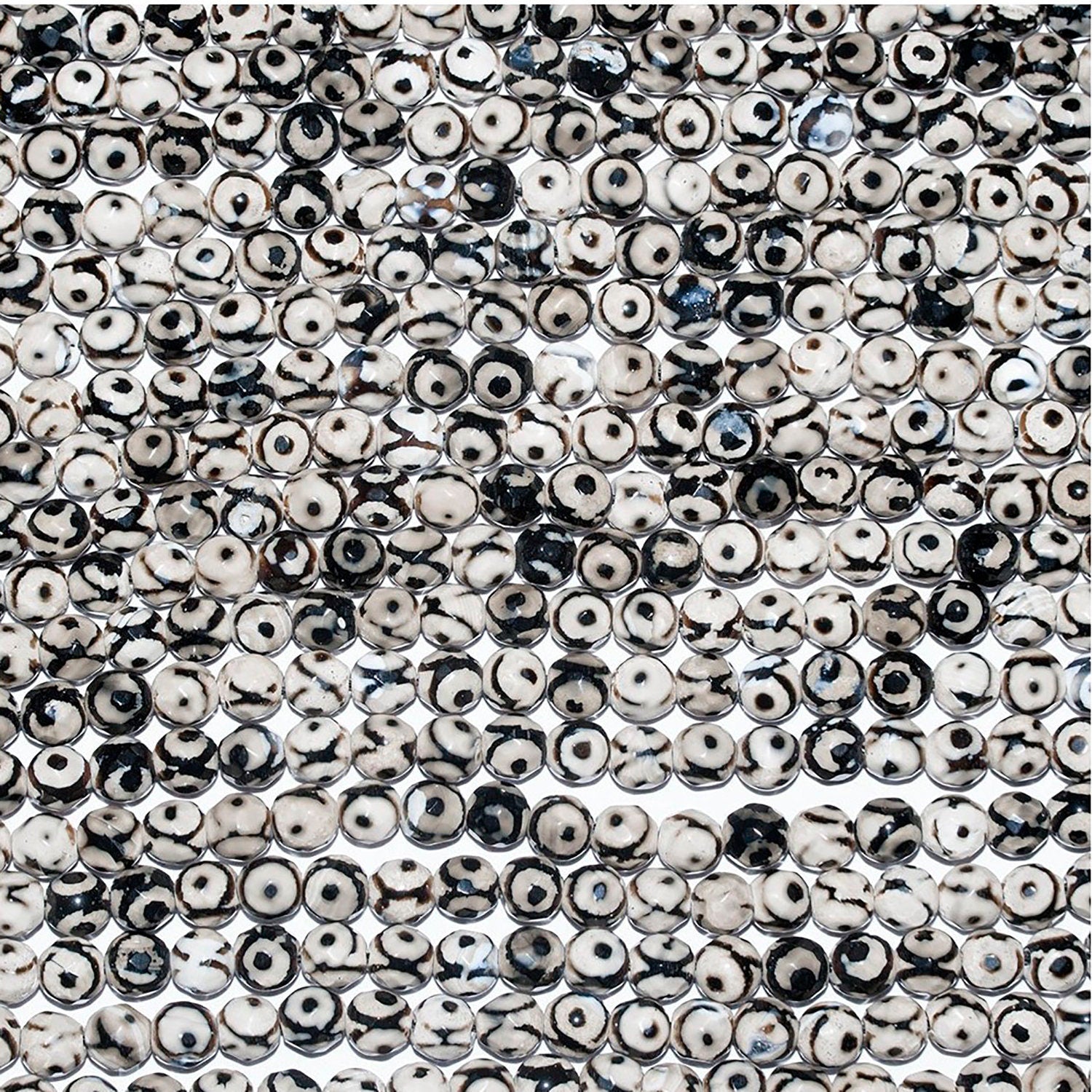 13" St Black-White Agate Faceted Round Beads 6mm. Strand 36 cm