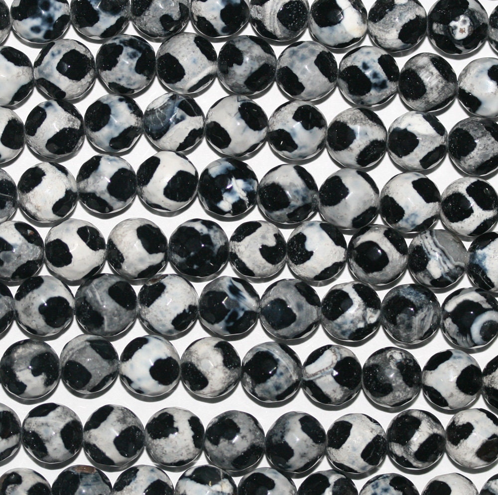 Cuentas redondas facetadas de ágata blanca y negra de 16" (8 mm) - Hilo de 40 cm