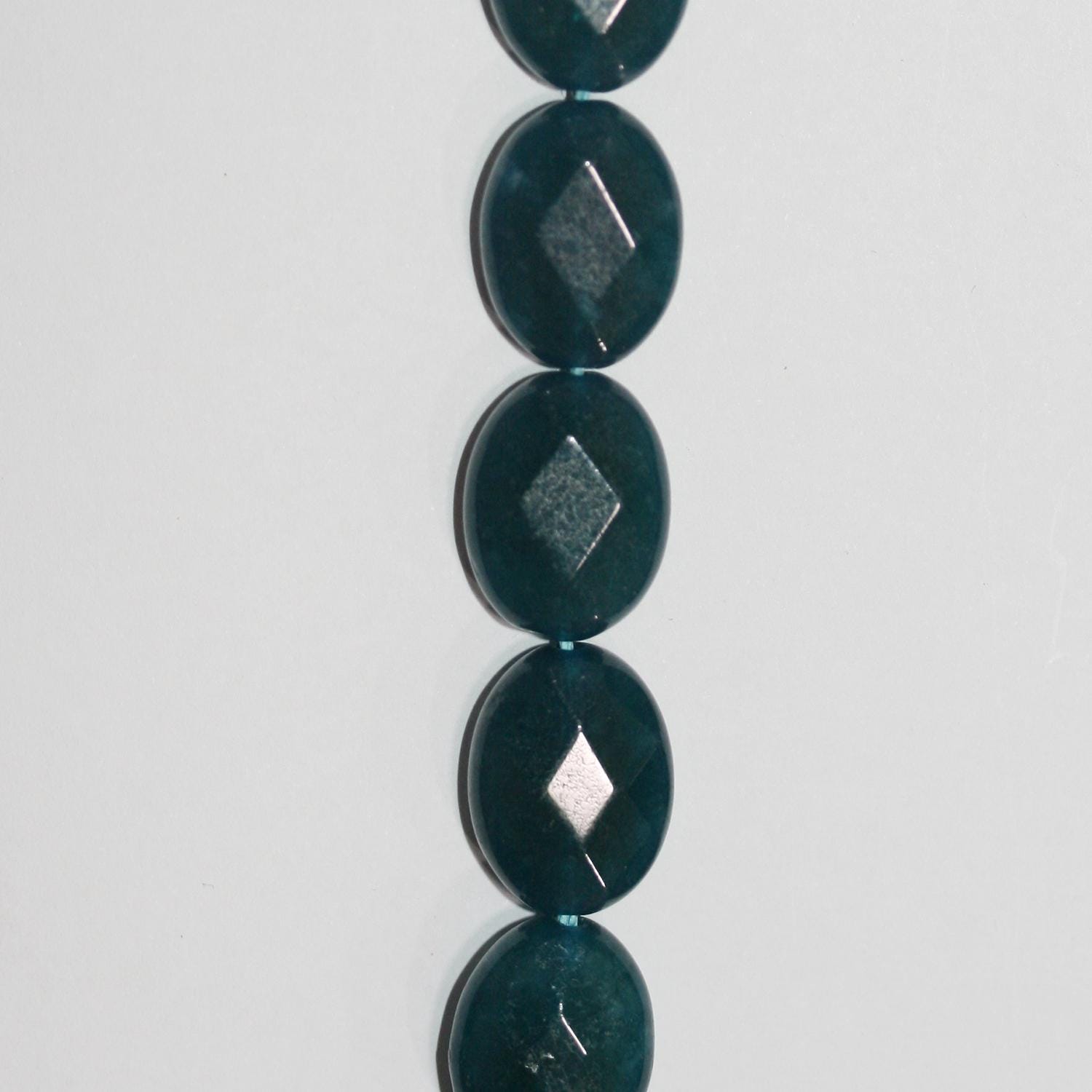 Perles ovales à facettes en quartz bleu-vert, 18 x 13 mm, 40 cm de long.