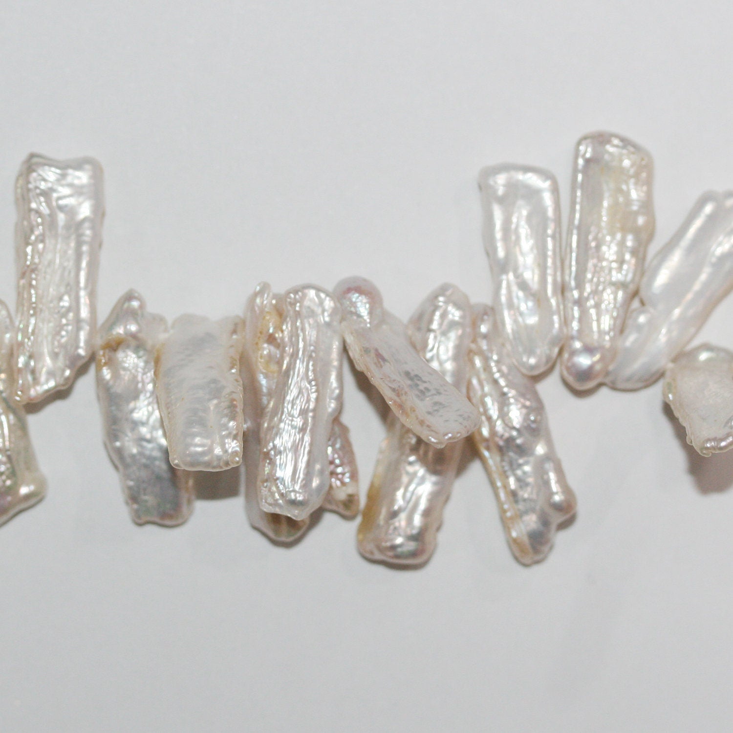 Perles de culture d'eau douce Biwas, 15 pouces (environ 38 cm), 23 x 6 mm. Longueur du collier : 38 cm. Prix de gros des perles naturelles.