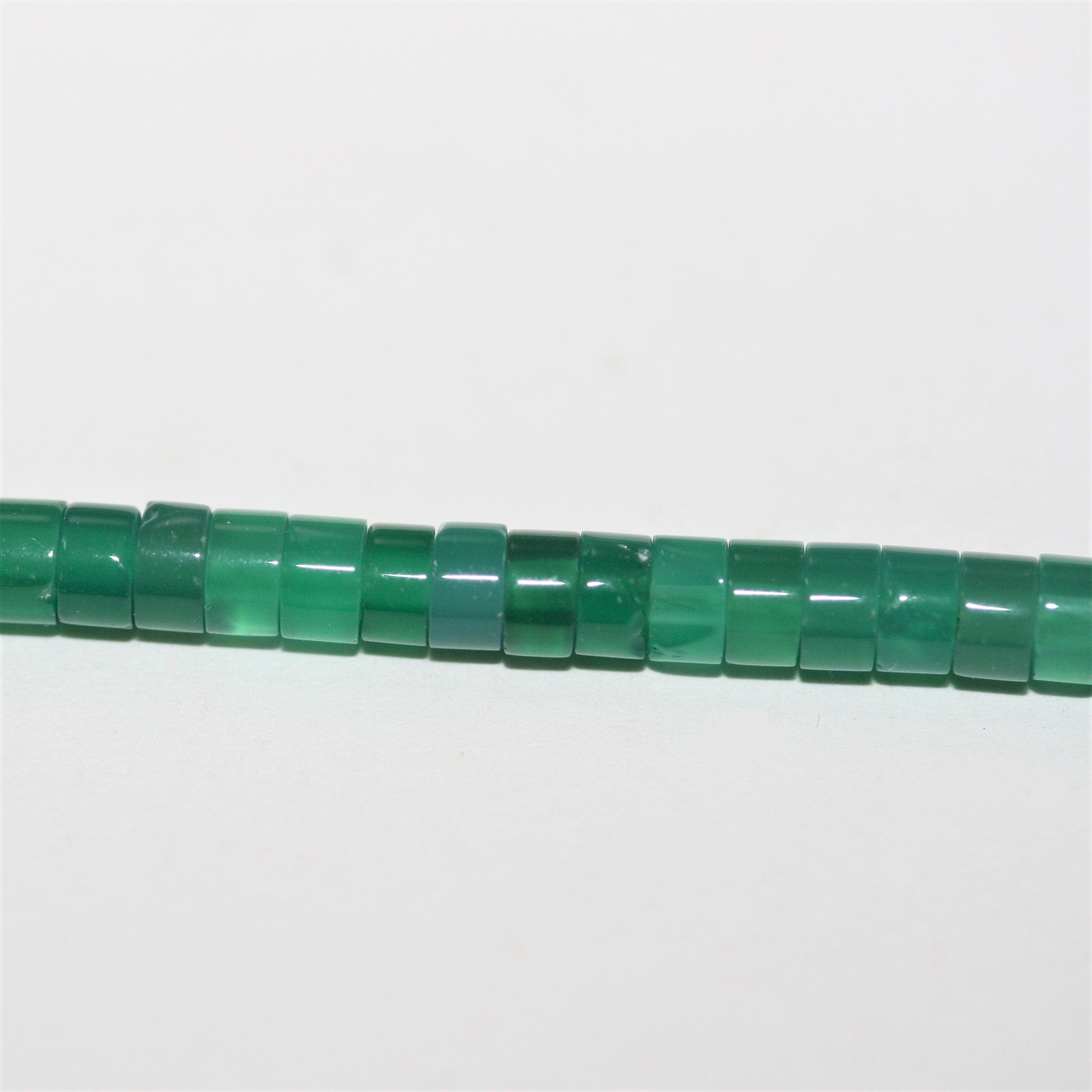 16" Cuentas de disco lisas de ágata verde St 4x2 mm.- Hilo 40cm.