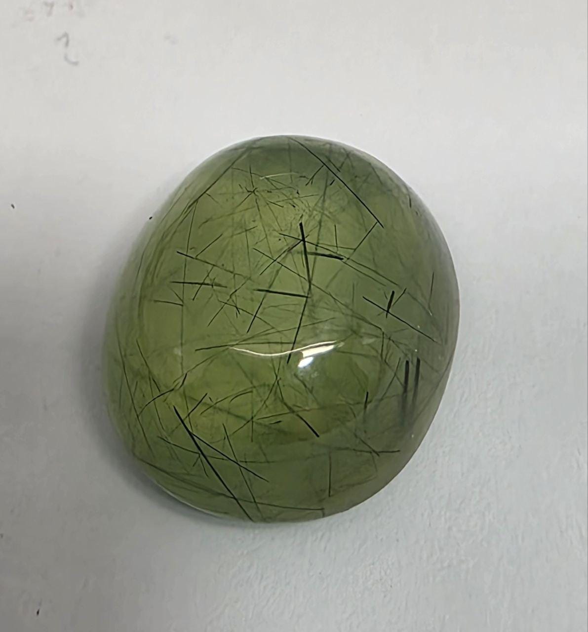 Cabujón ovalado de prehnita AAA de 16,5 x 14,6 mm y 118,5 ct (lote de vida, calidad rara)