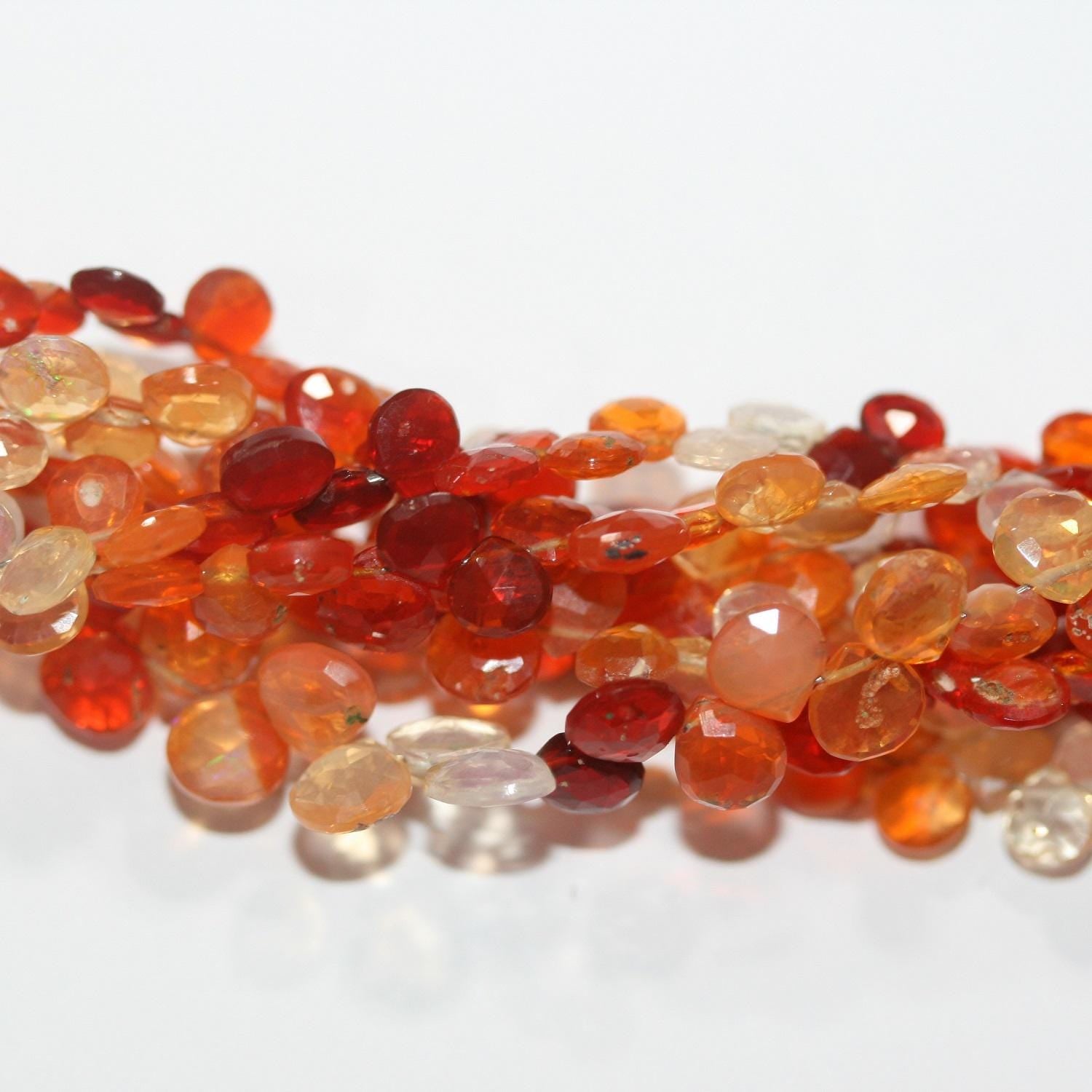 Perles en forme de goutte à facettes en opale de feu mexicaine de 9 pouces (environ 4-5 mm). Longueur du fil : 21 cm environ.