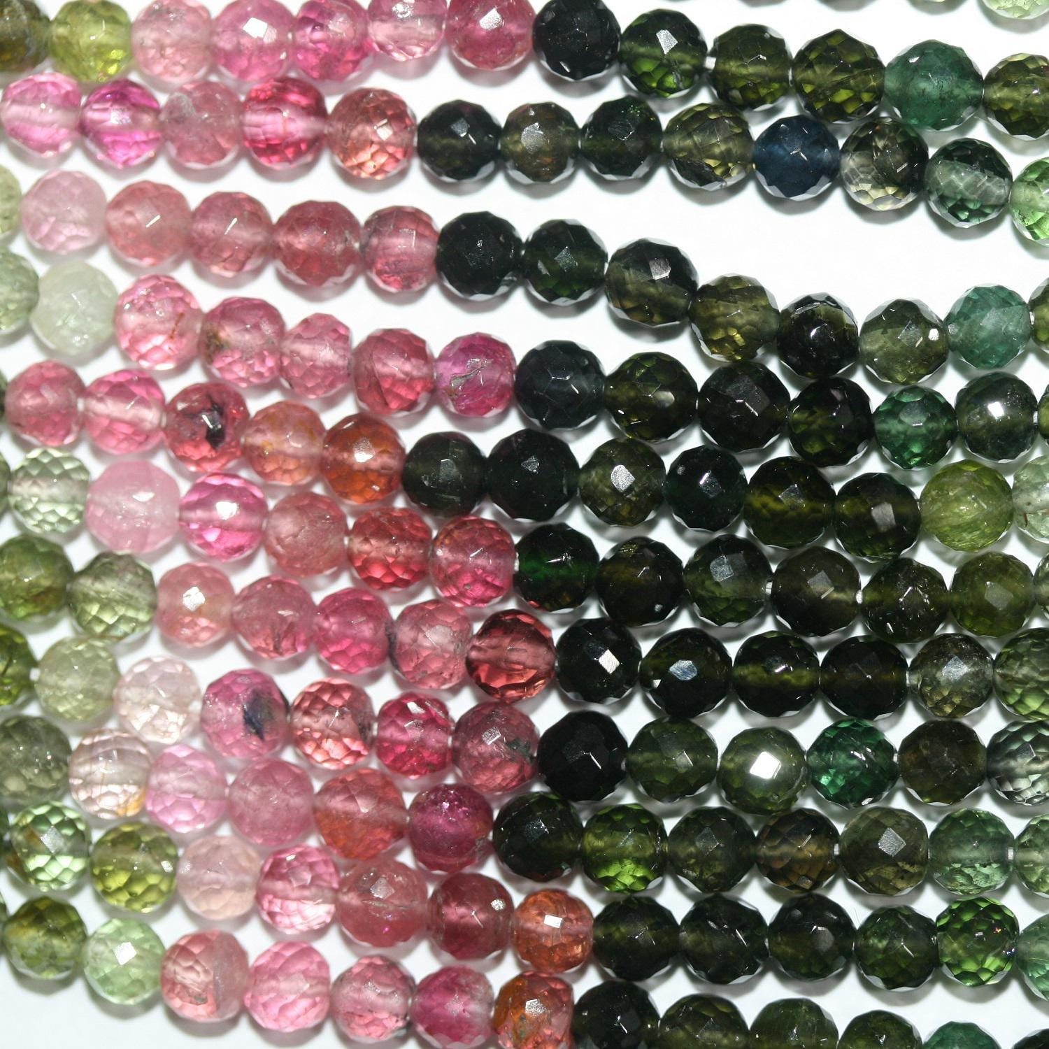 Perles rondes à facettes en tourmaline St de 14 pouces, 3,5 à 4 mm - Fil de 37 cm.