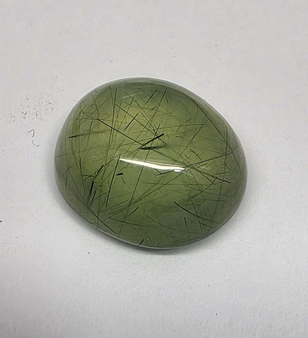 Cabujón ovalado de prehnita AAA de 16,5 x 14,6 mm y 118,5 ct (lote de vida, calidad rara)