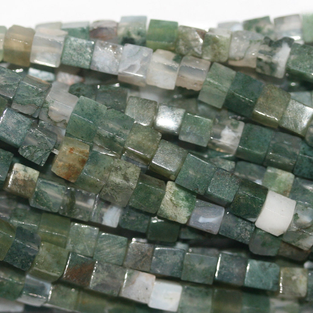 15" Perles cubiques lisses en agate mousse St 4 mm.- Brin 39 cm.