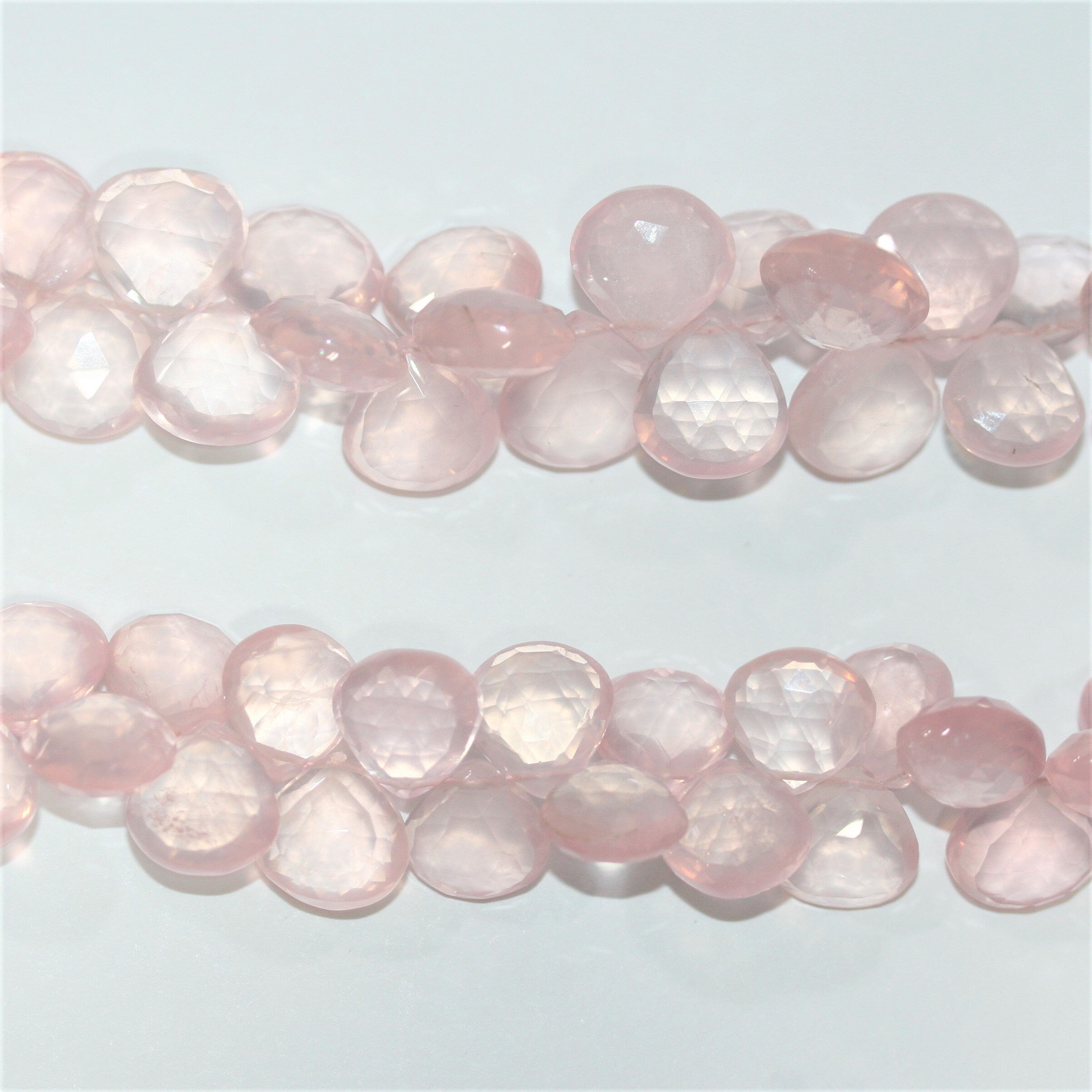 Perles en quartz rose facettées de 8 pouces (environ 20 cm), diamètre 10-11 mm. Longueur du fil : environ 20 cm.