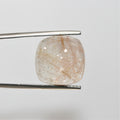 Cabochon carré lisse en quartz rutile de 15,6 mm (15,05 ct).