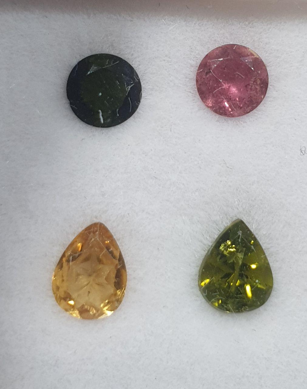 Lote de Turmalinas Multifacéticas de 4 mm y 5 x 4 mm (4 piezas). - Paquetes de Gemas - Piedras Sueltas - Precio al por Mayor