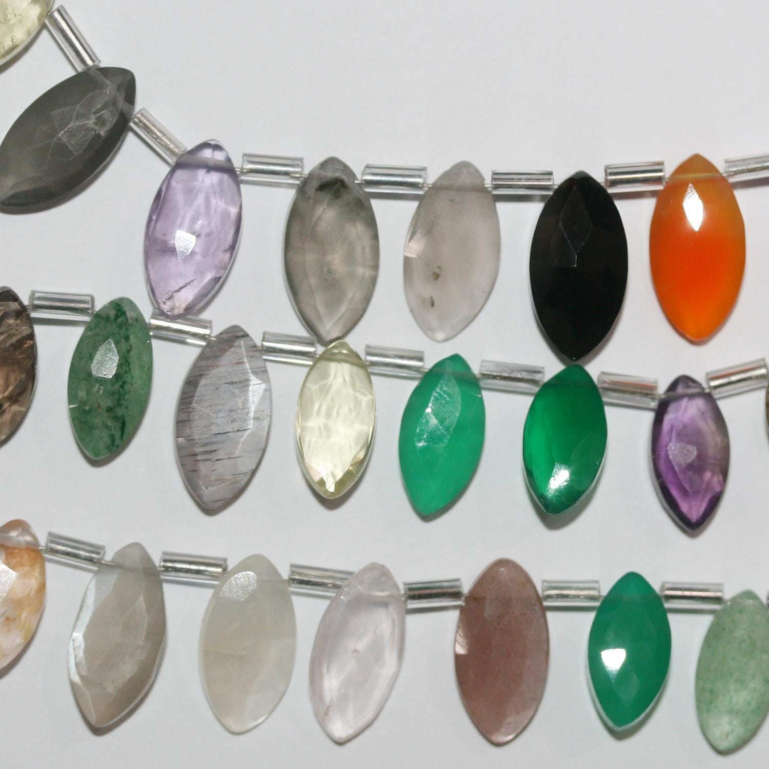 Perles marquise à facettes en pierre multiple de 8 pouces, 12 x 6 mm environ - Longueur du fil : 20 cm.