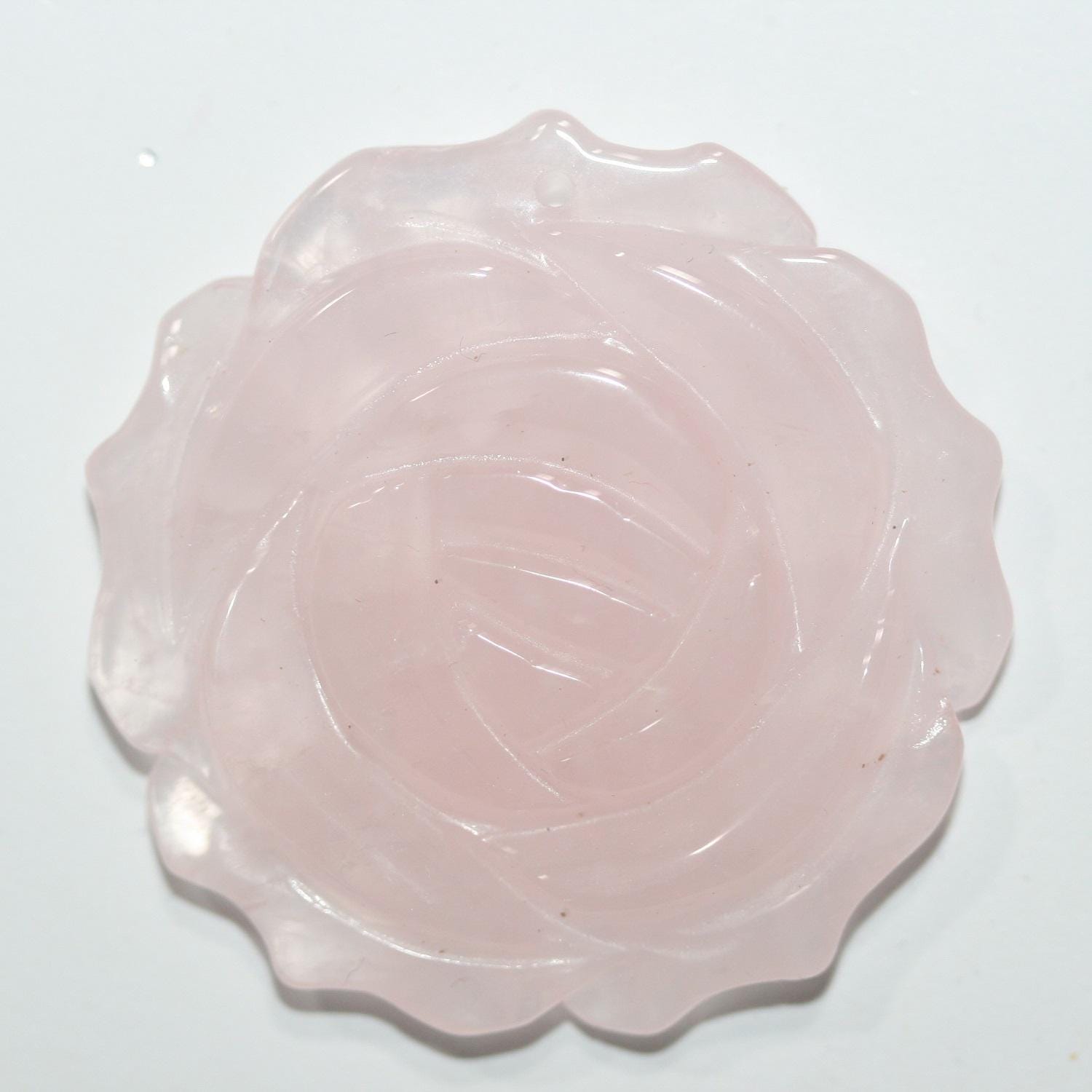 Pendentif fleur sculptée en quartz rose 39 mm - Réf. 14794