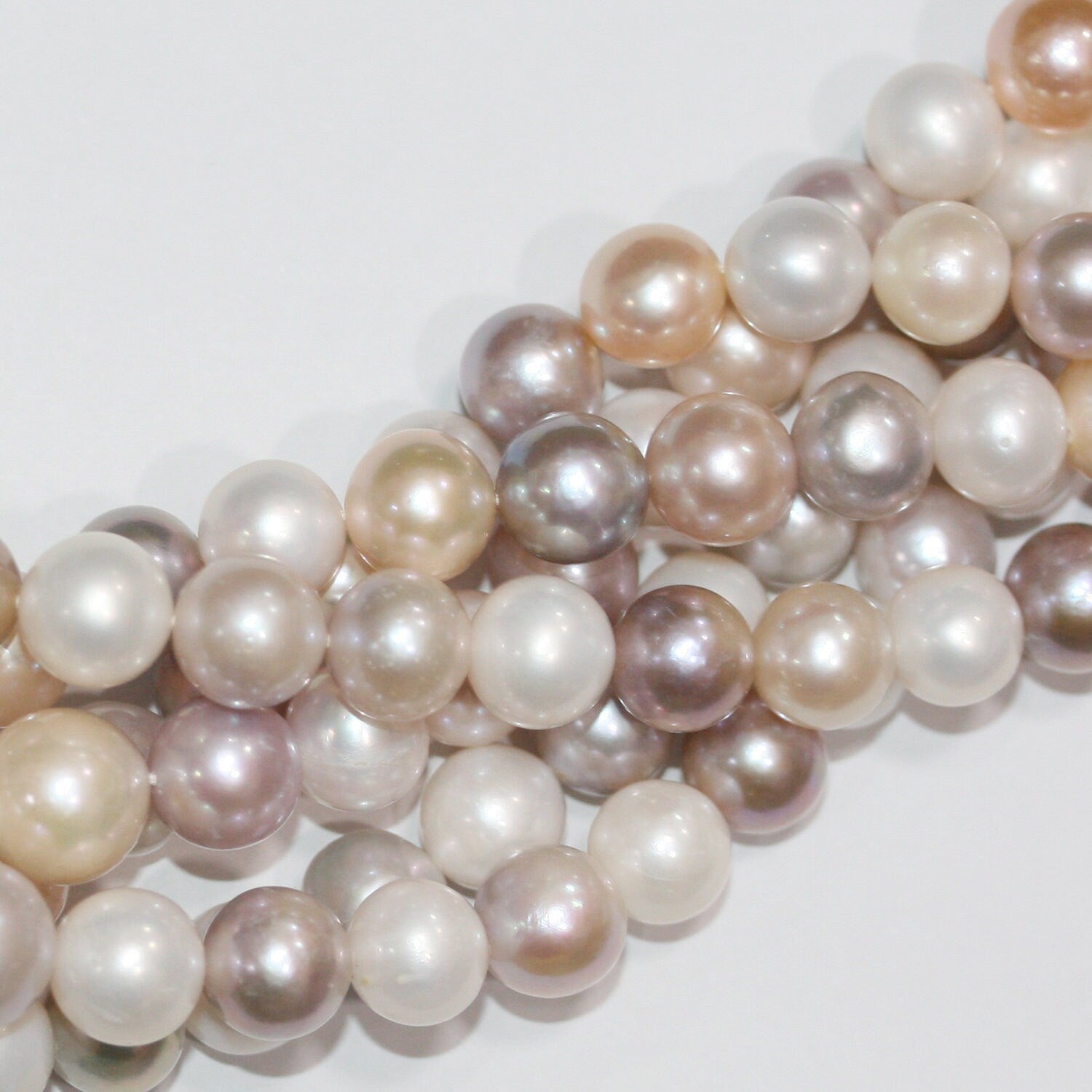 Perles rondes multicolores d'eau douce, 9-11 mm, 40 cm (16 pouces), en rang de 40 cm (16 pouces). Perles naturelles à prix de gros.