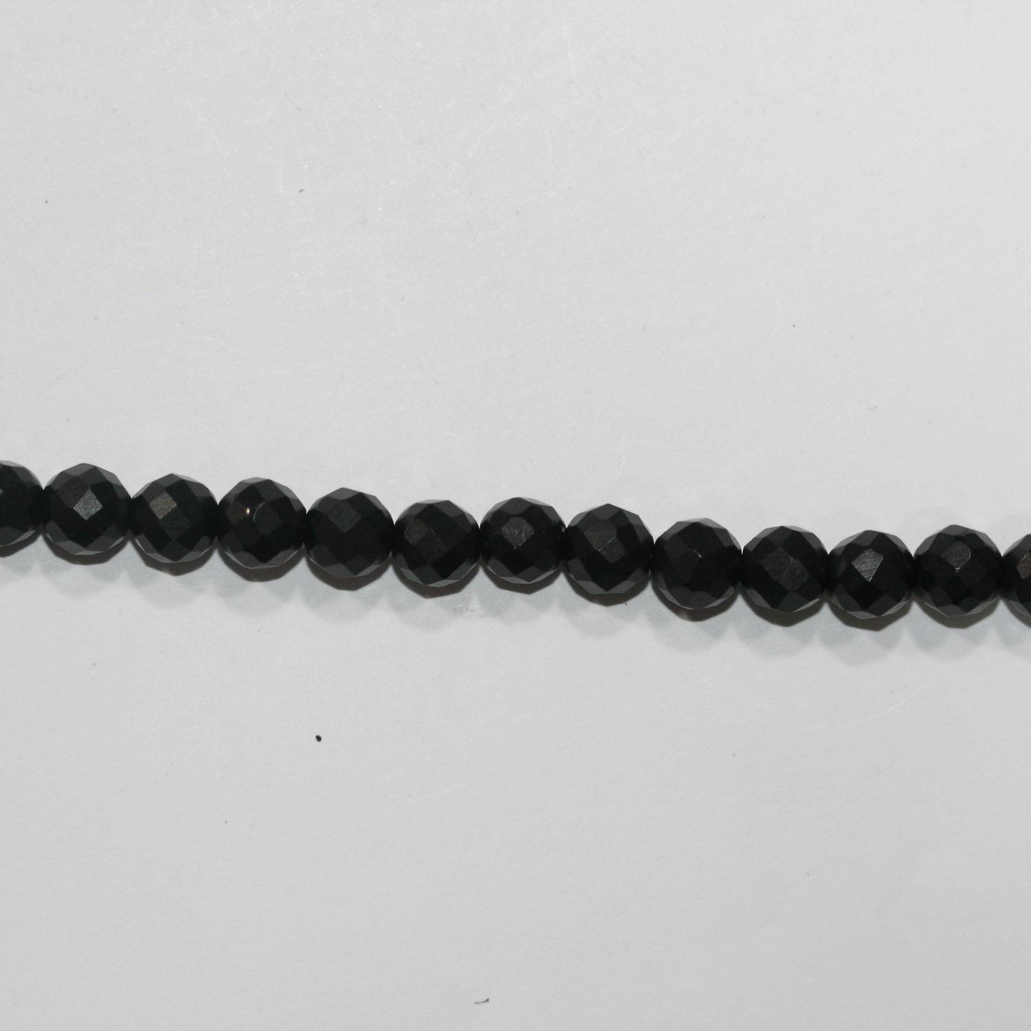 Cuentas redondas facetadas de azabache de 40 cm, 6 mm (16") - Hilo de 40 cm - Artículo 14843